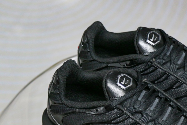 Nike Air Max Plus Triple Black