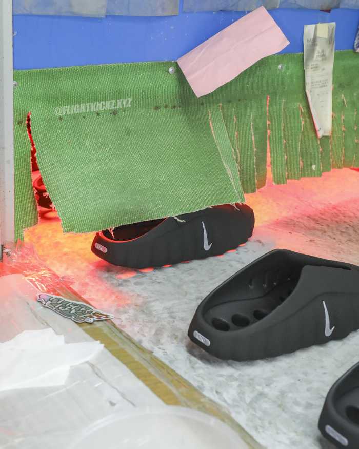 Nike Mind 001 Slide Black Hyper Crimson (A1)