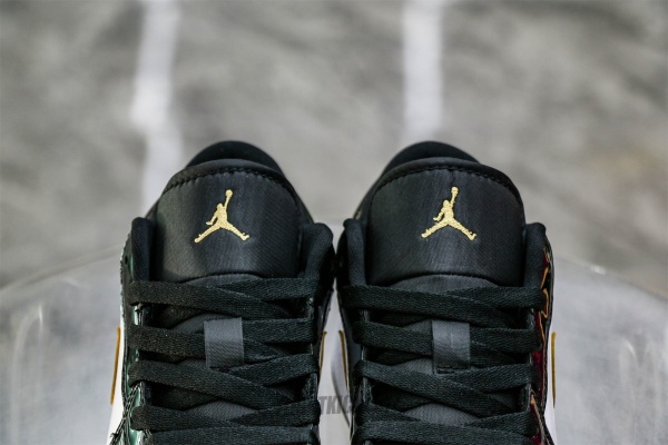 Air Jordan 1 Low SE Gold Toe