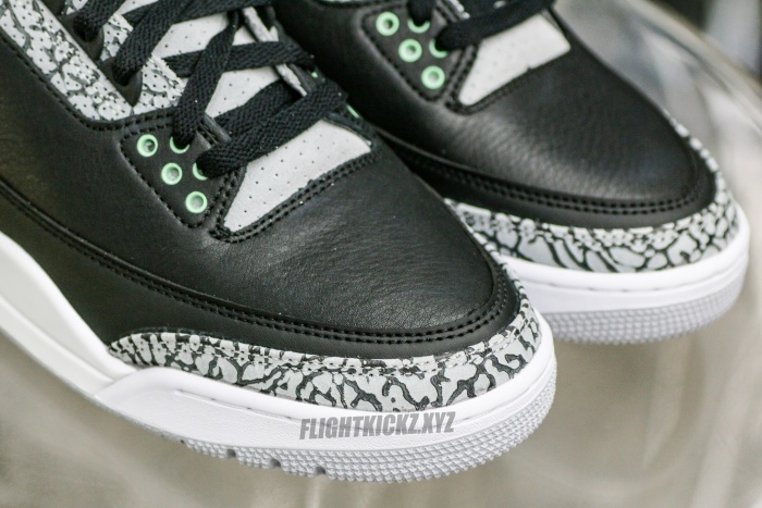 Air Jordan 3 Retro Green Glow 2024