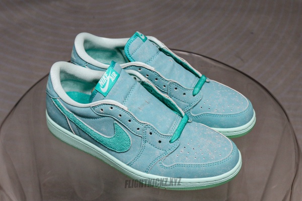 Air Jordan 1 Retro Low OG Washed Teal WMNS