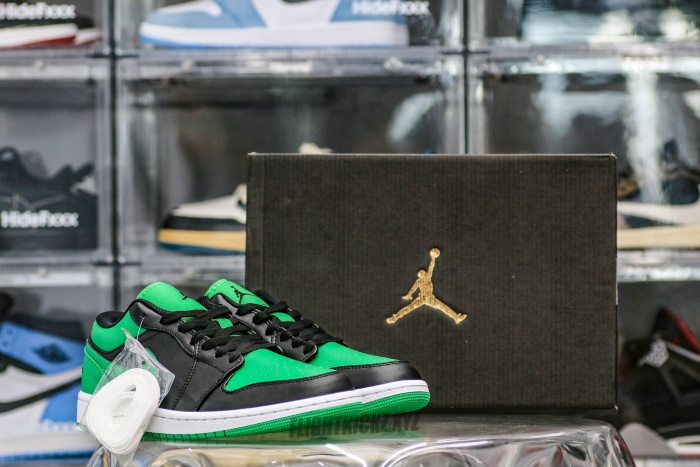 Jordan 1 Low Black Lucky Green