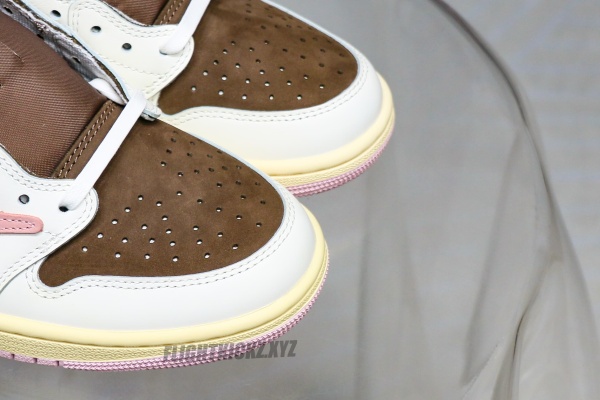 Travis Scott x Air Jordan 1 Low OG SP “Dark Pony/Pink Oxford”