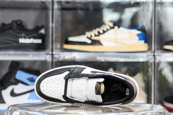 Air Jordan 1 Retro Low OG 'Mocha'