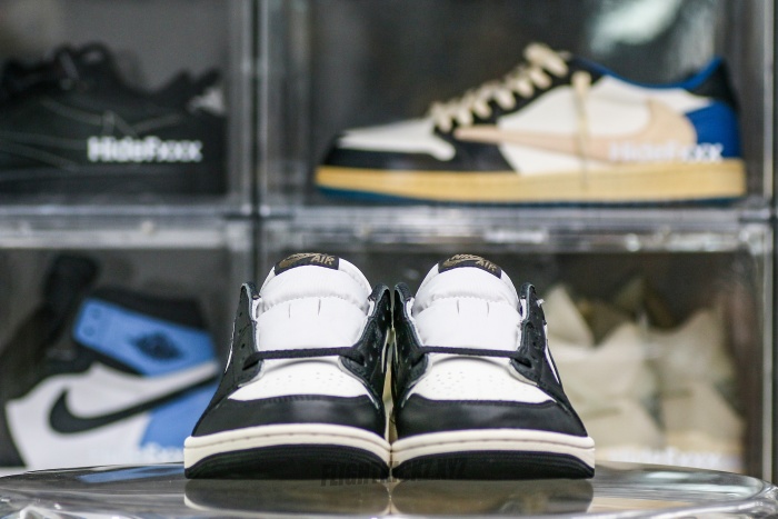 Air Jordan 1 Retro Low OG 'Mocha'