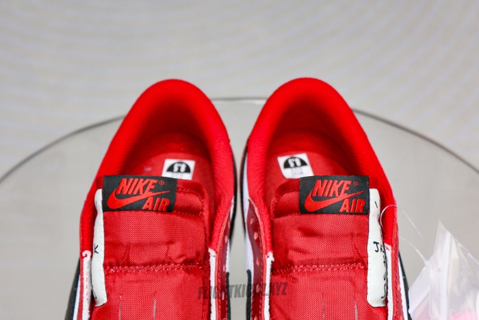Travis Scott x Air Jordan 1 Retro Low  Chicago 