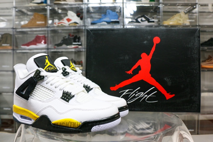 Jordan 4 Retro Tour Yellow / Rare Air 2026