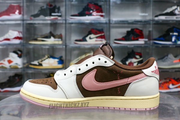 Travis Scott x Air Jordan 1 Low OG SP “Dark Pony/Pink Oxford”