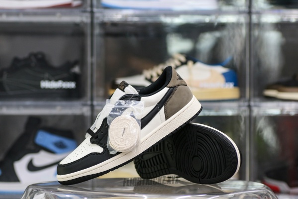 Air Jordan 1 Retro Low OG 'Mocha'