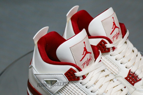 Jordan 4 Retro Valentines Day WMNS 2026 (A1)