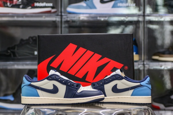 Air Jordan 1 Low OG “Obsidian”  UNC 2025