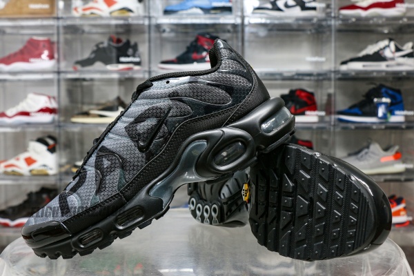 Paris Saint Germain X Air Max Plus Black Particle Grey