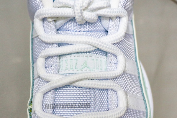 Jordan 11 Retro Low  Igloo  WMNS 2025