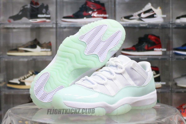 Jordan 11 Retro Low  Igloo  WMNS 2025