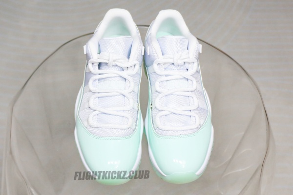 Jordan 11 Retro Low  Igloo  WMNS 2025