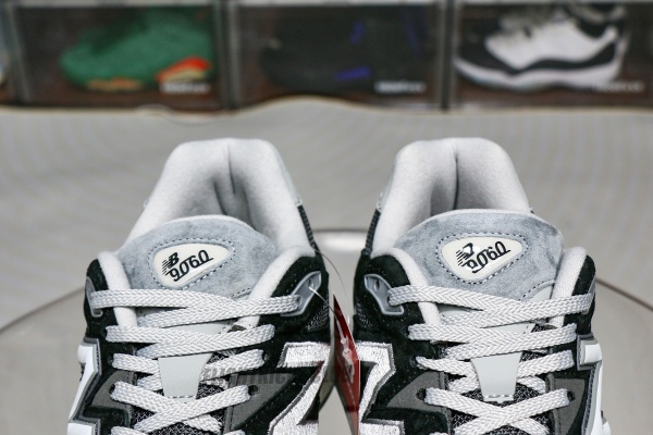 New Balance 9060 Black Grey 2025