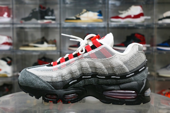 Undefeated x Nike Air Max 95  Tokyo - Fire Red （A1）