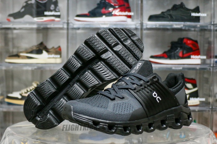 On Cloudswift All Black