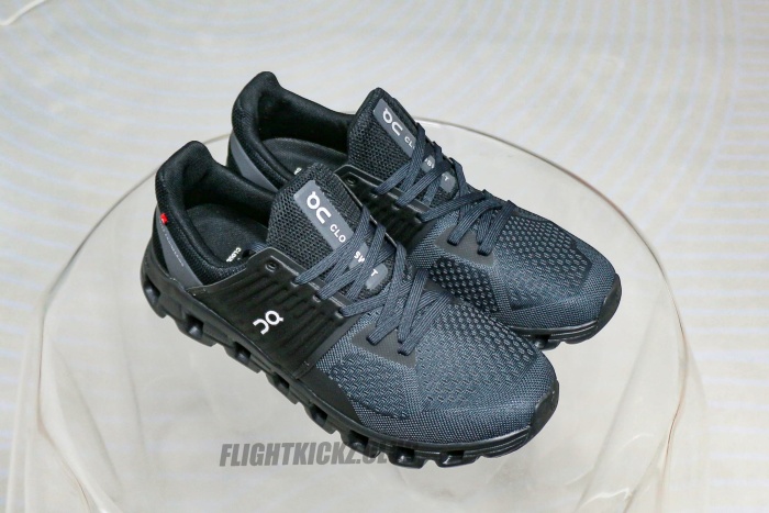 On Cloudswift All Black