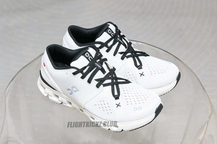 On Running Cloud X 4Ivory Black