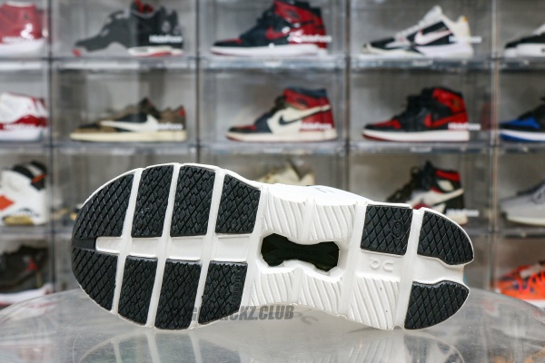On Running Cloud X 4Ivory Black