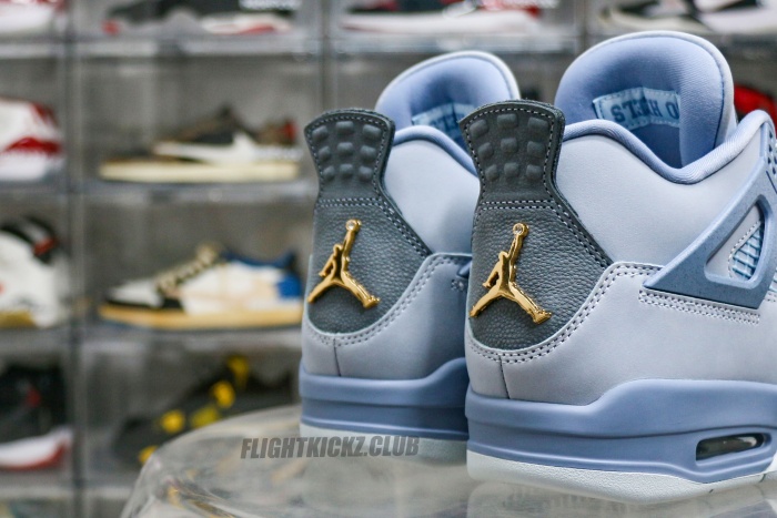 Air Jordan 4 UNC University Blue PE 2025 (A1)