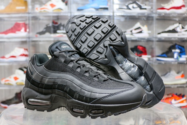 Nike Air Max 95 Recraft Triple Black