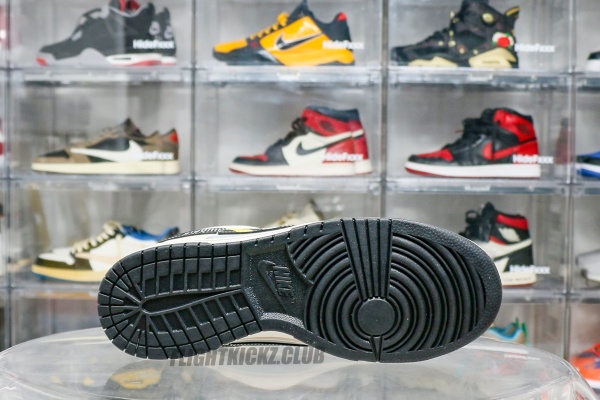 Nike SB Dunk Low x Xiaomi Su7