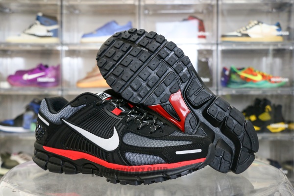 Nike Zoom Vomero 5 Black Metallic University Red 2025