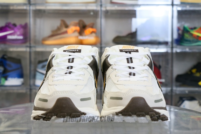 Nike Zoom Vomero 5 Light Bone Ironstone 2024