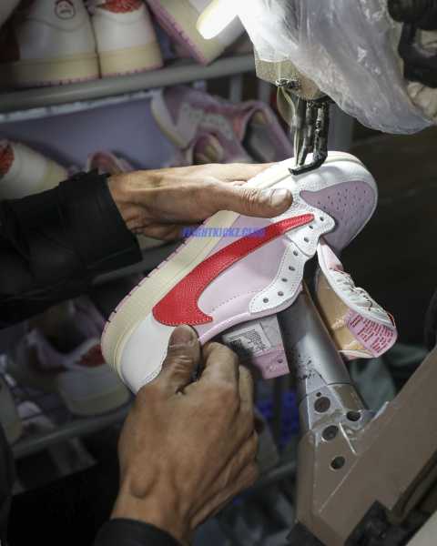 Travis Scott x Air Jordan 1 Low OG Shy Pink Pack Tropical Pink 2026 GS ( A1)