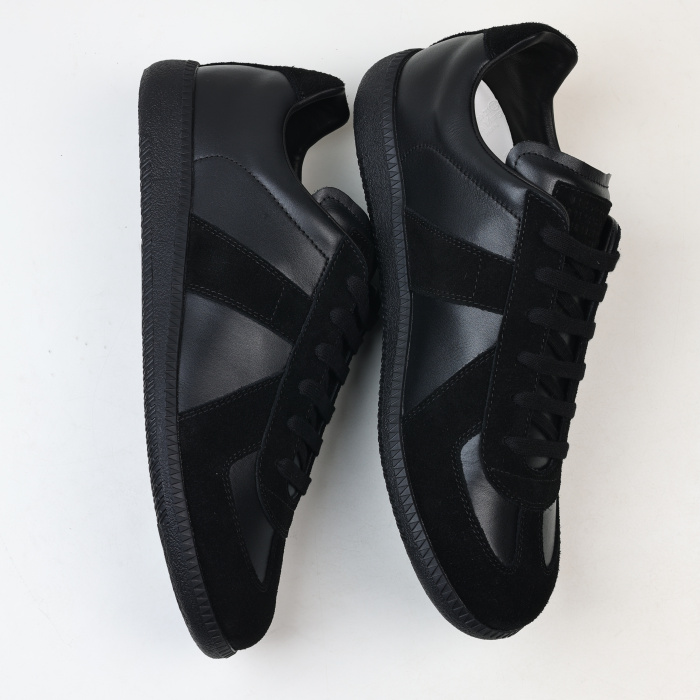 Maison Margiela Replica Black