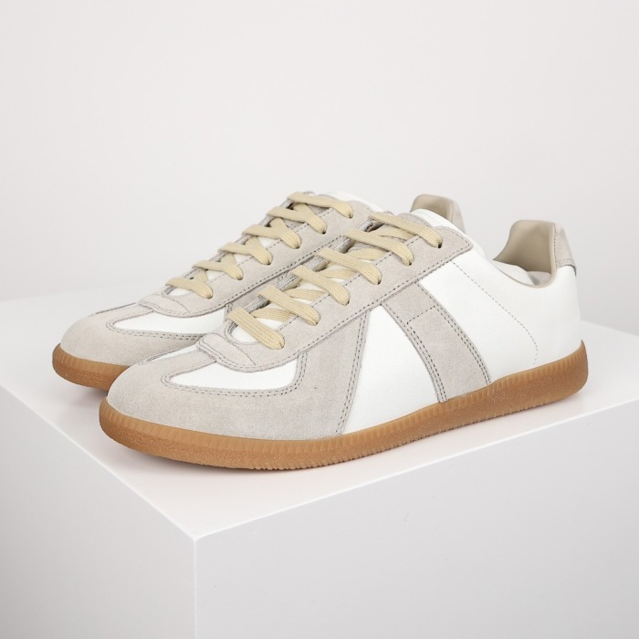 Maison Margiela Replica ’White Gray‘