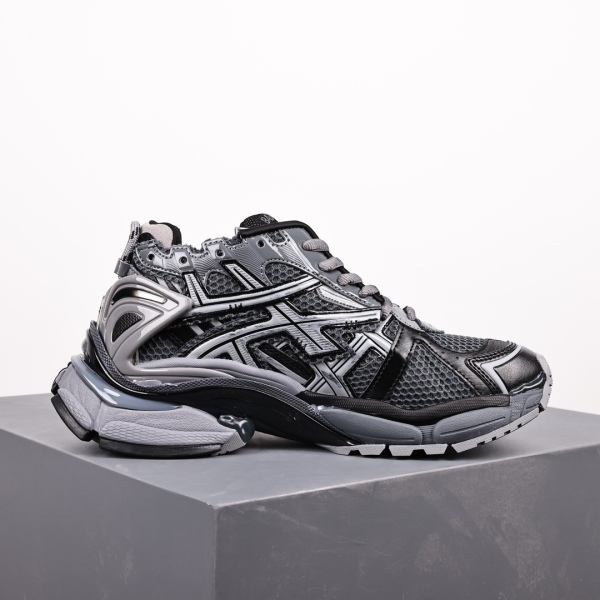 Balenciag* Runner Sneaker In 1515 Dark Grey/black