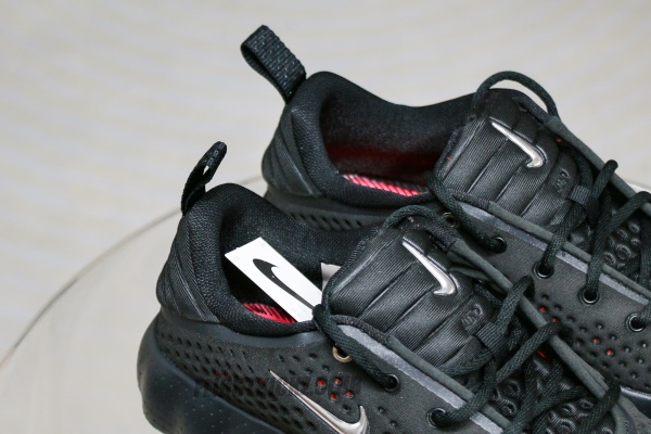 Nike Mind 002 Black Hyper Crimson