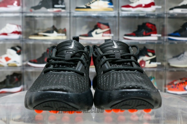 Nike Mind 002 Black Hyper Crimson