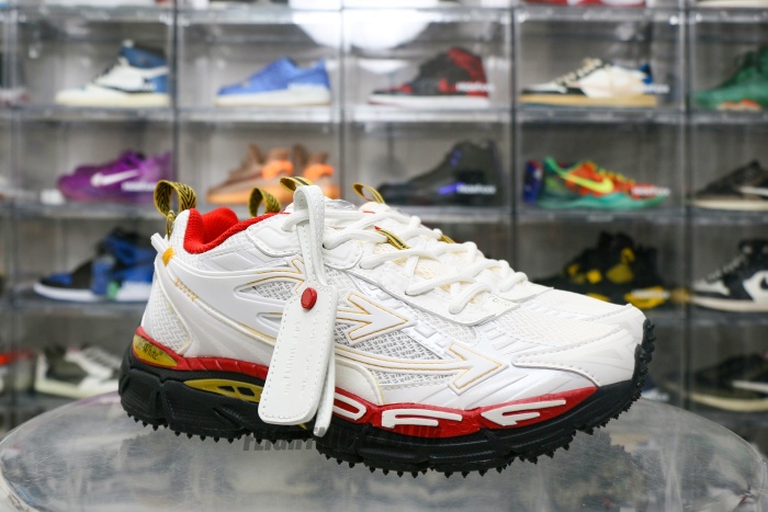 Off-White Be Right Back Holiday Exclusive Runner Sneakers
