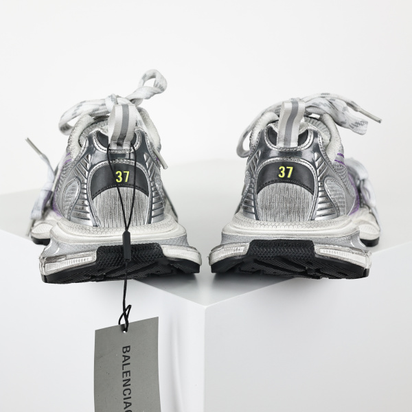 Balenciaga 3XL Sneakers Purple