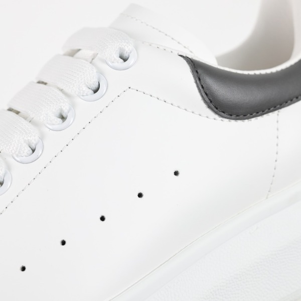 Alexande* McQuee* Oversized Extra White Grey