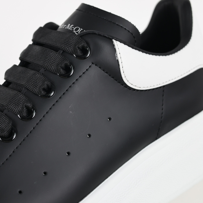 Alexander McQueen Oversized Sneaker 'Black White' 2019