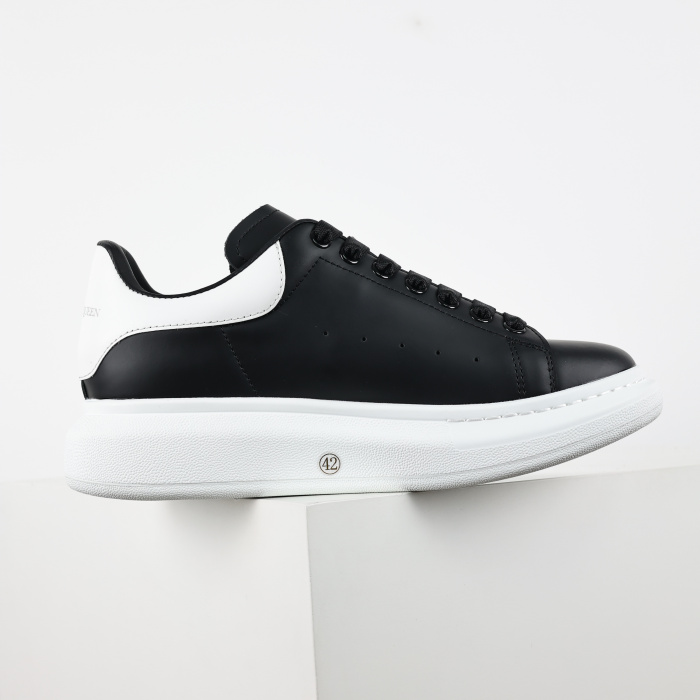 Alexander McQueen Oversized Sneaker 'Black White' 2019