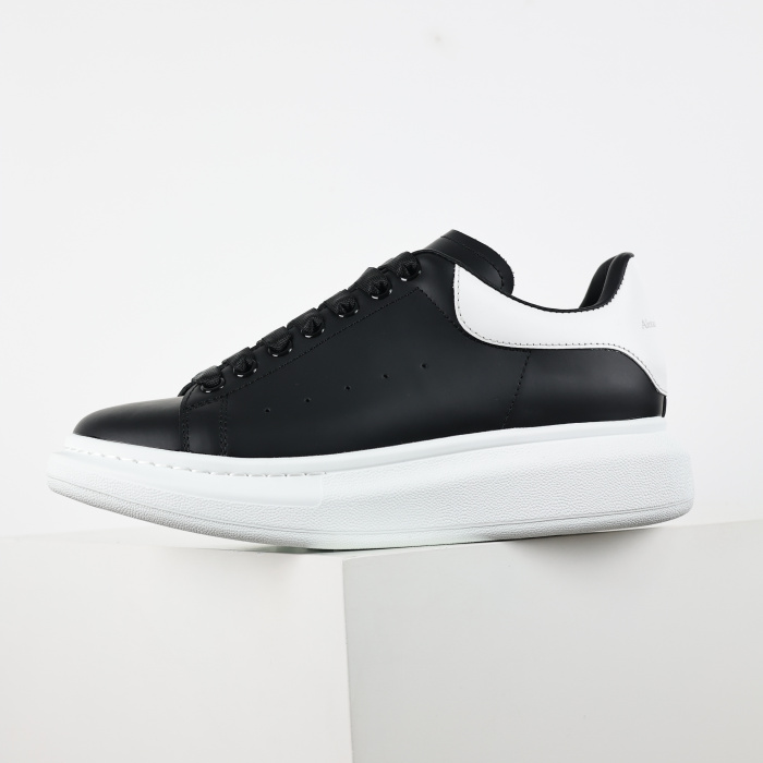 Alexander McQueen Oversized Sneaker 'Black White' 2019