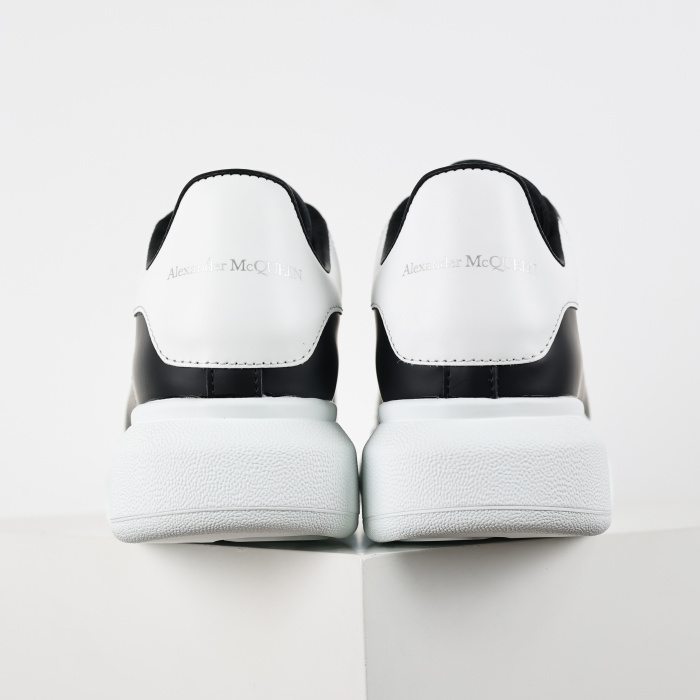 Alexander McQueen Oversized Sneaker 'Black White' 2019