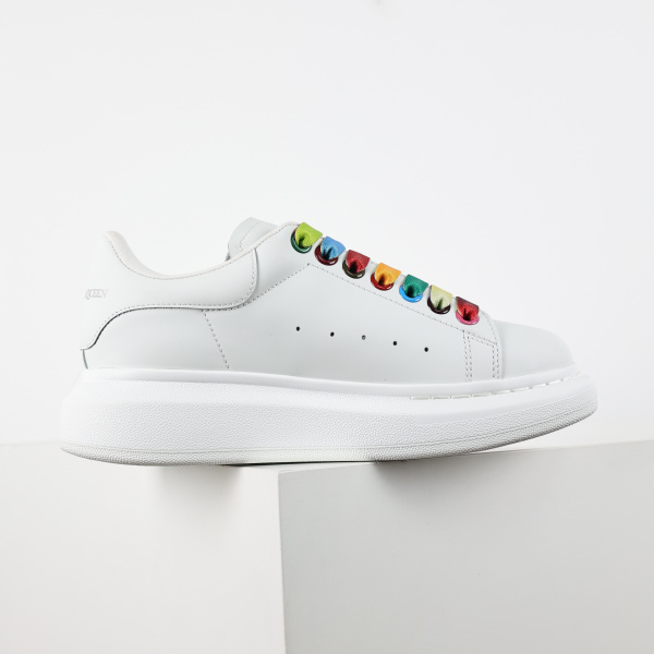 Alexande* McQuee* Oversized White Rainbow