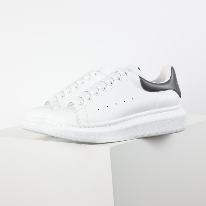 Alexande* McQuee* Oversized Extra White Grey