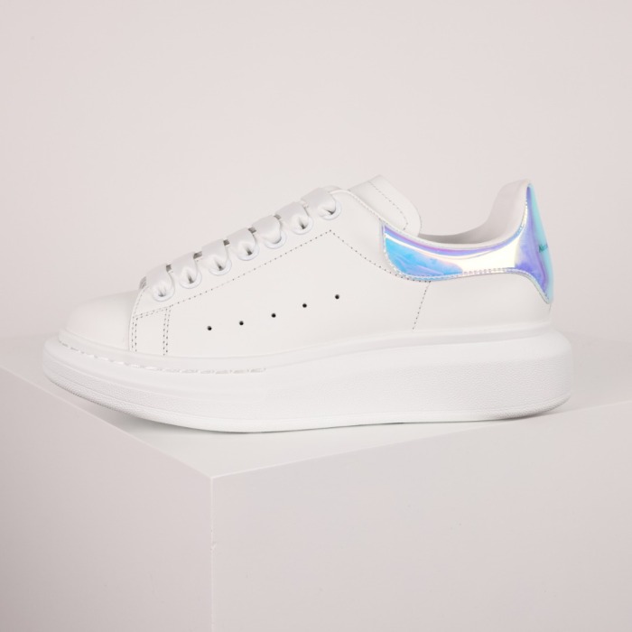 Alexande* McQuee* Oversized Sneaker 'White Iridescent'