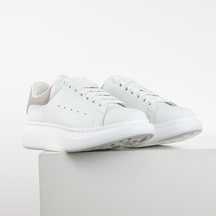 Alexande* McQuee* Oversized Sneaker 'White Patchouli' 2019