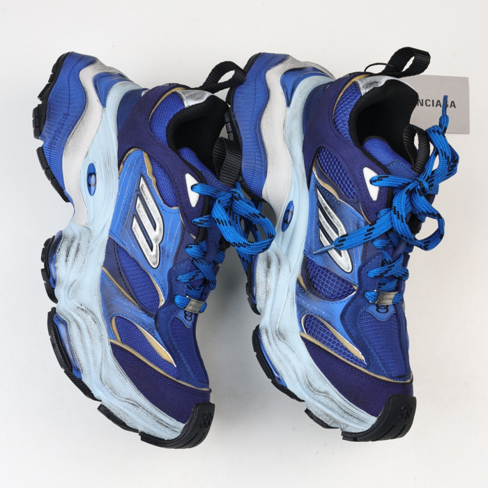Balenciaga Cargo sneaker in blue