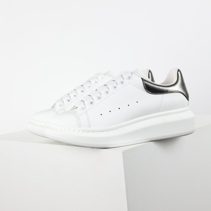 Alexander McQueen Wmns Oversized Sneaker 'Bleach White Silver'