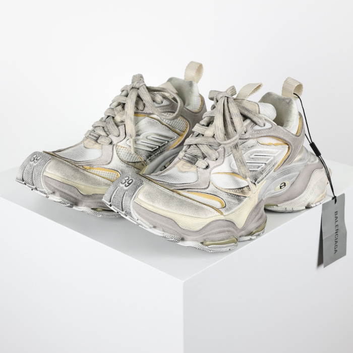 Balenciaga Cargo sneakers in a worn-out white and grey